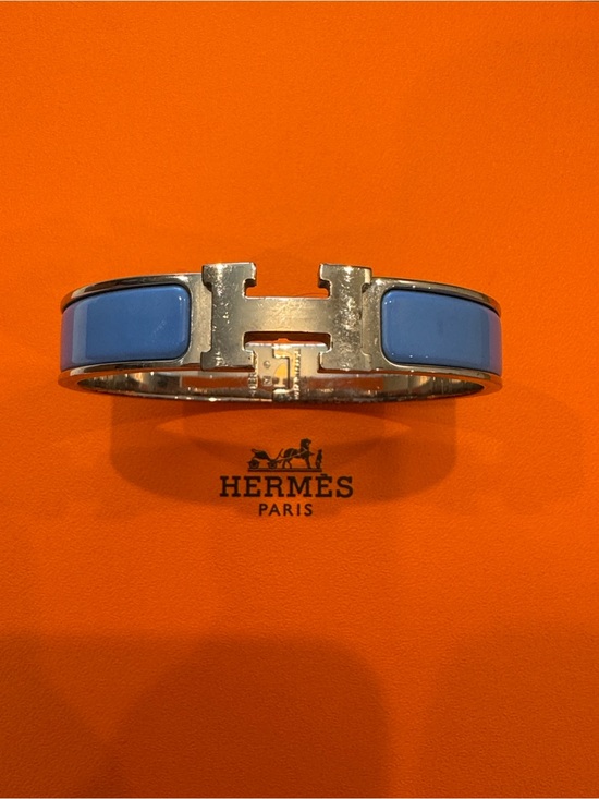 Hermes Jewelry - Hermes women’s Clic H Bracelet in blue and Silver